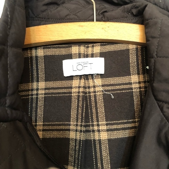 Ann Taylor size XL brown mid weight quilted jacket with flannel lining - Picture 3 of 7